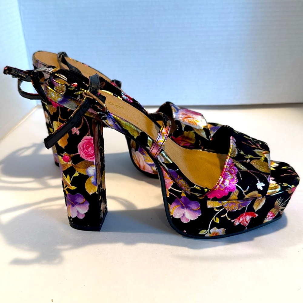Super Sexy Floral Platform Sandals - 8 1/2  NWOT
